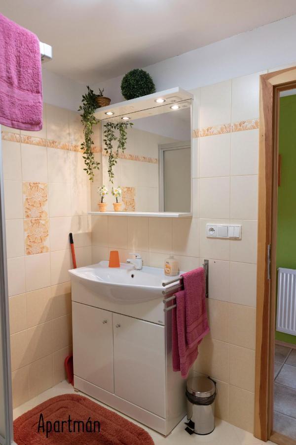 Vyprachtice L.V. Apartment ภายนอก รูปภาพ